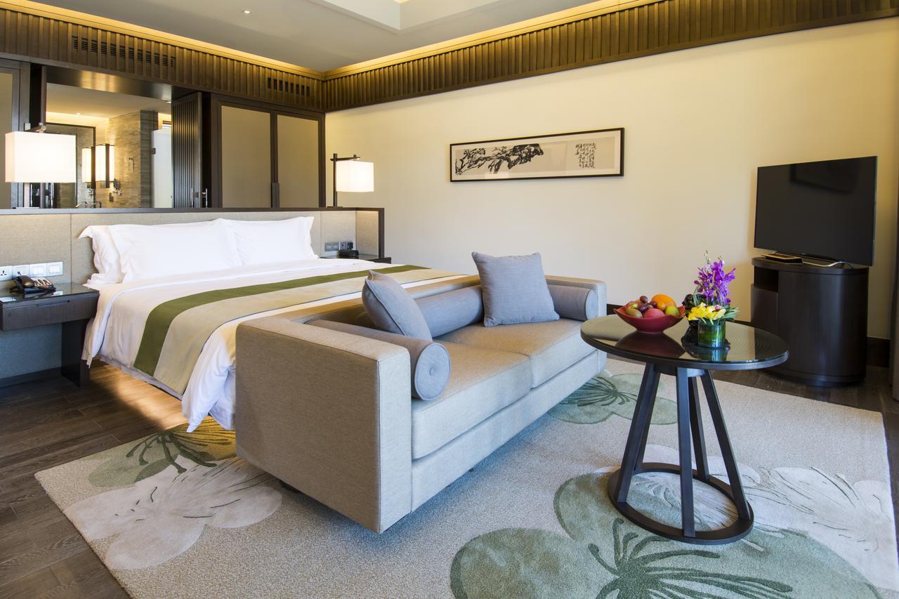 Dusit Devarana Hot Springs & Spa Guangzhou Exterior photo