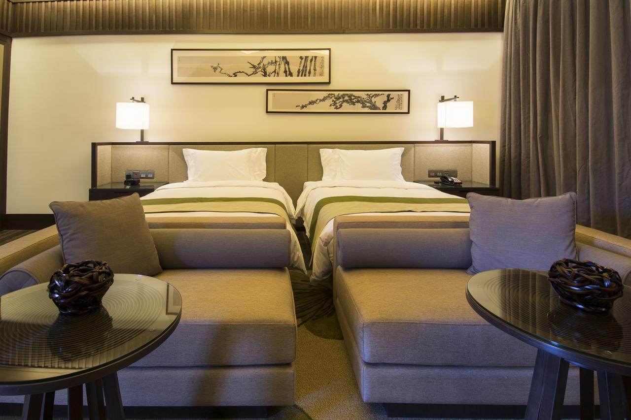 Dusit Devarana Hot Springs & Spa Guangzhou Exterior photo