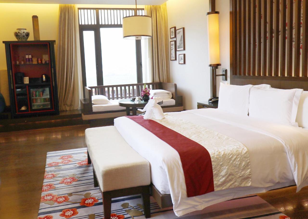 Dusit Devarana Hot Springs & Spa Guangzhou Exterior photo