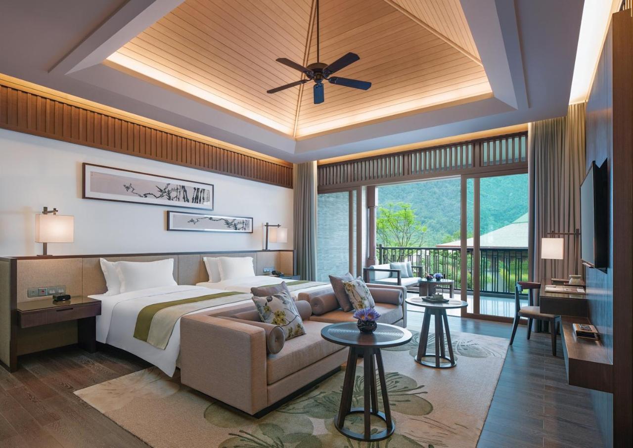 Dusit Devarana Hot Springs & Spa Guangzhou Exterior photo